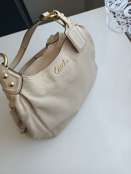 Torebka ze skóry naturalnej.