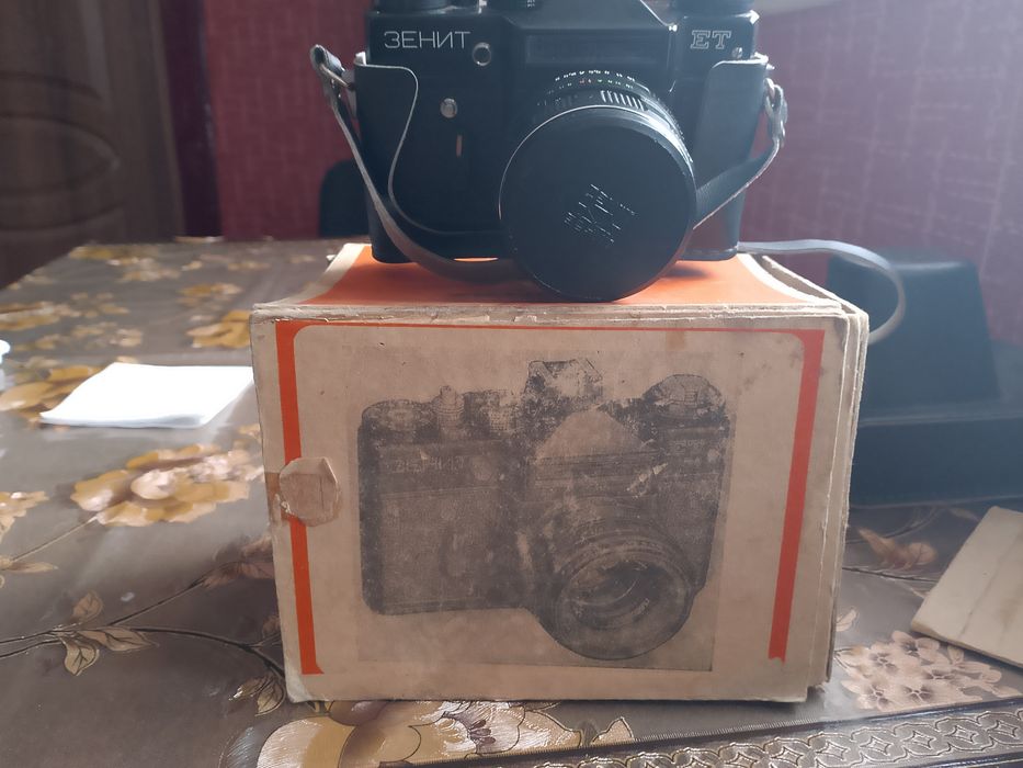 Зеркальный фотоаппарат "Зенит-ЕТ" с объективом "Гелиос -44М-4"