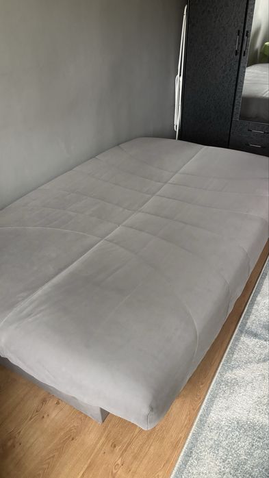 Sofa rozkladana.