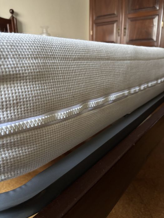 Cama madeira escuro + Colchao