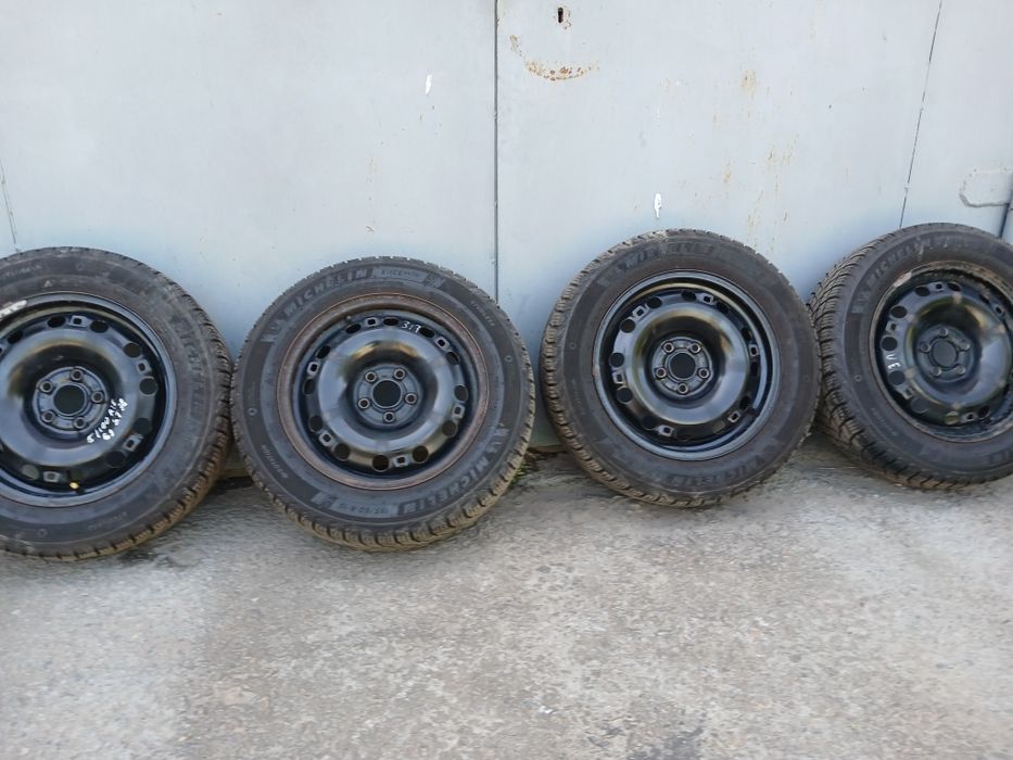 Шини зимові michelin на оригінальних дисках volkswagen r15