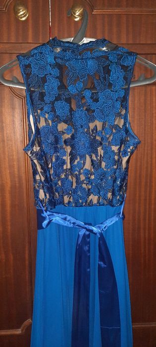 Vestido de festa com top de renda