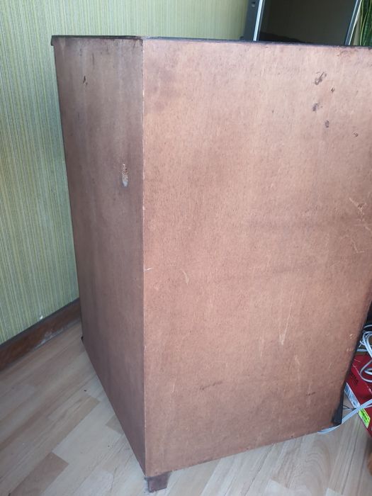 Movel de canto antigo para a televisão