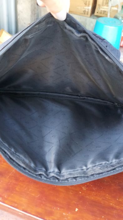 Фирменная сумка для ноутбука