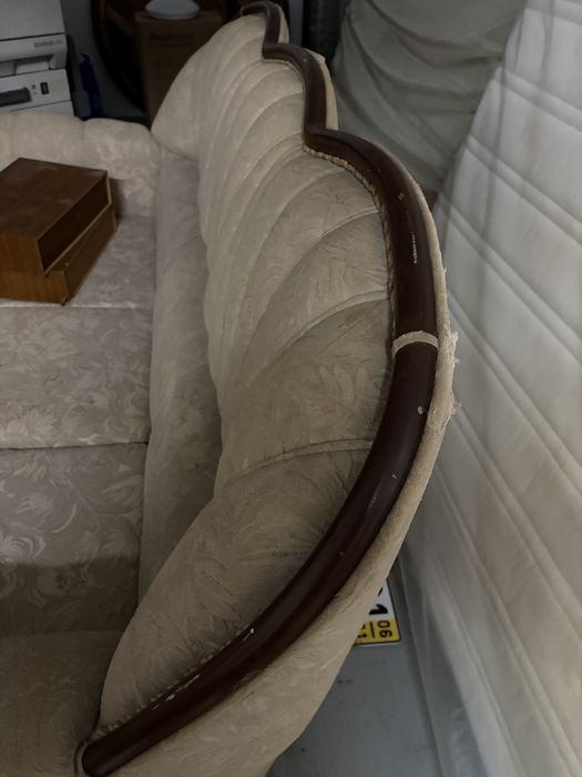 Sofá e poltronas antigas