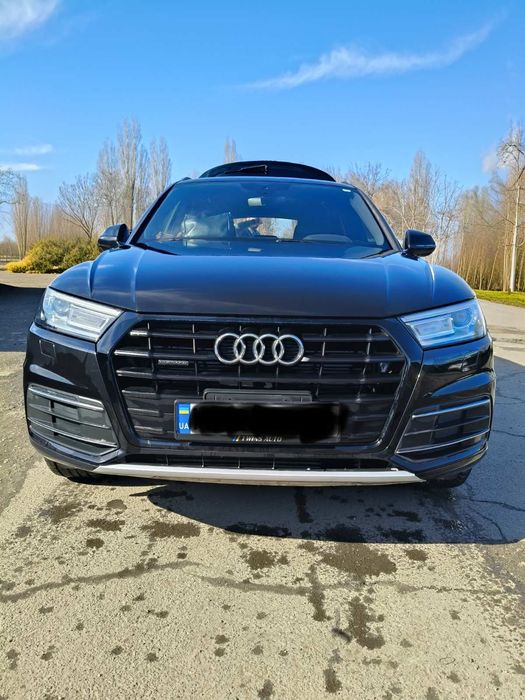 Продам Audi Q5 (2019)