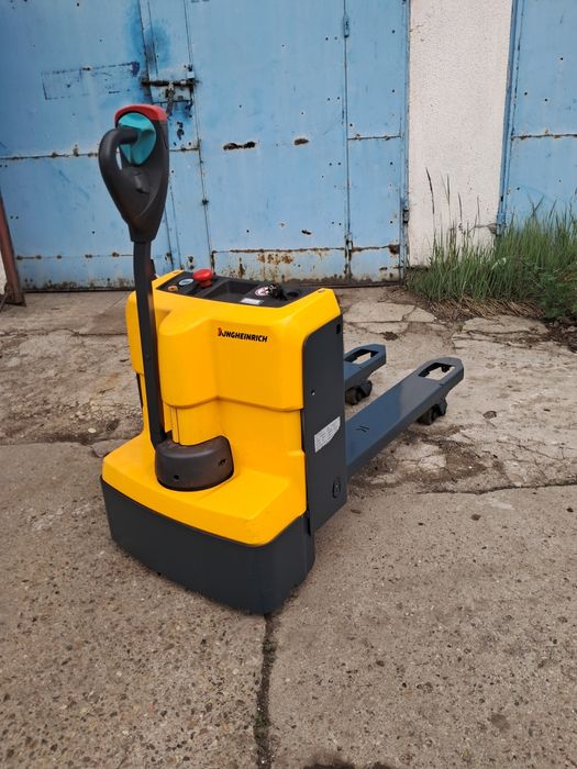 Wózek paleciak elektryczny Jungheinrich EJE M13