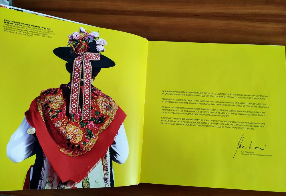 Livro "Trajes Regionais"

- CTT