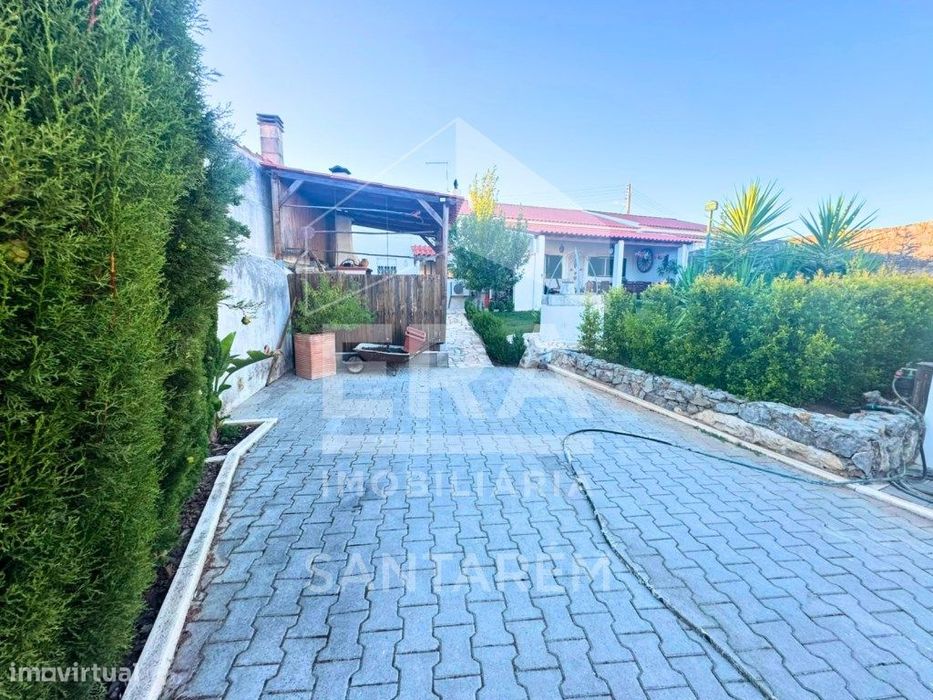 Moradia inserida num lote de 567,30 m²