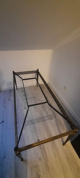 podstawa stolika w stylu klasycznym