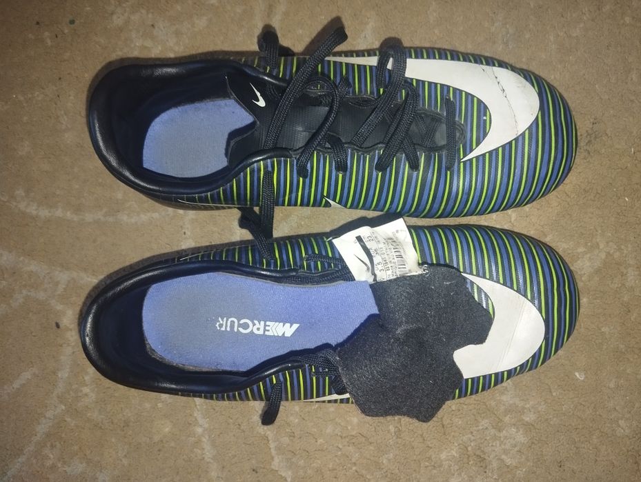 Пропоную футбольне взуття