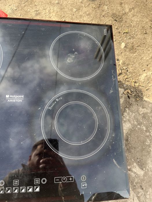 Продаеться электроплита Hotpoint Ariston
