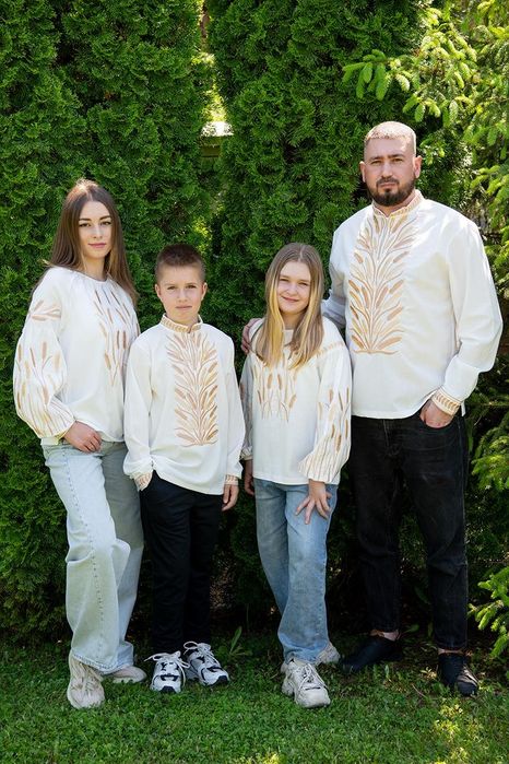 Вишиванки лляні Family look, вишиванки для тата і сина, донечки і мами