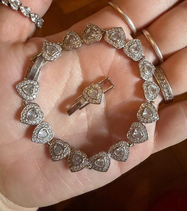 Pulseira  Ariana Grande corações com extensão em aço