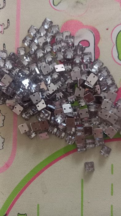 Камінці пришівні