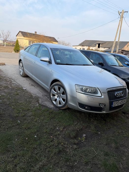 Samochód audi a6c6