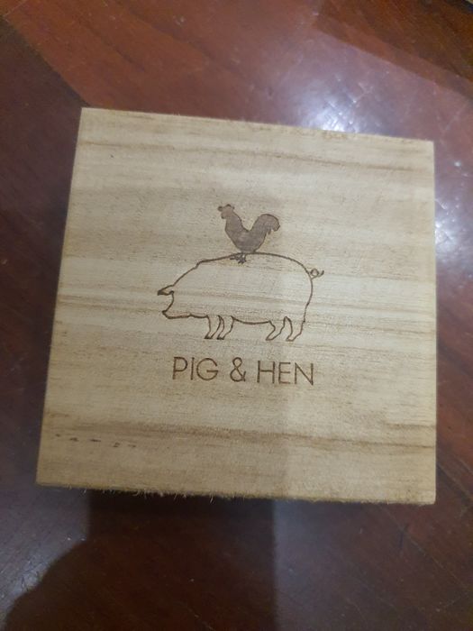 Pulseira PIG HEN.     20€