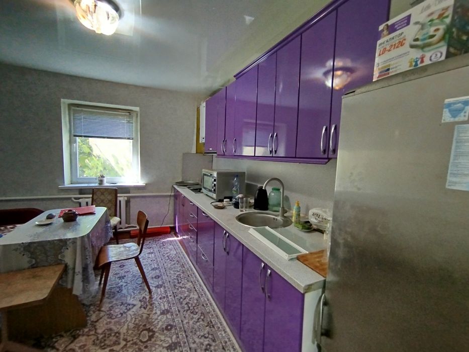 Продається просторий будинок 123м² на два окремих житла 6 cоток р-н Лиса Гора. Автономне опалення  і всі необхідні комунікації. Гараж на 2 автомобілі