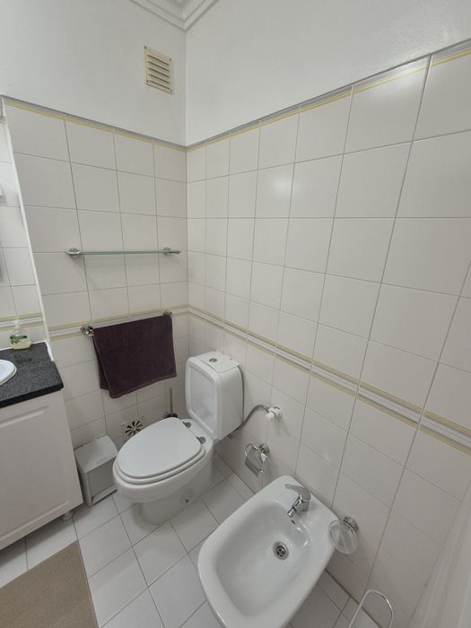 Quarto mobilado | Massama | Zona Nobre | Tudo incluído
