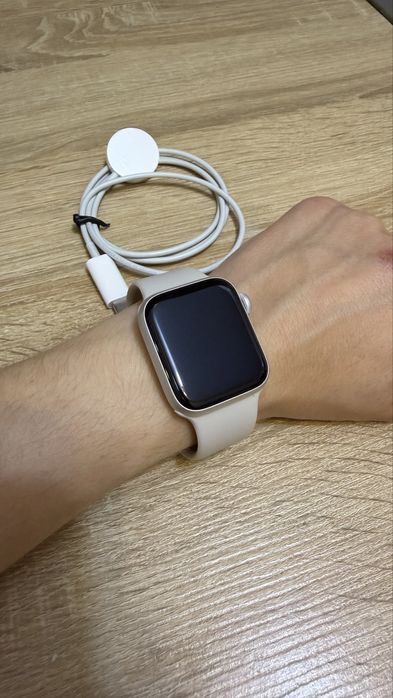 Apple Watch Series se 2 starlight 40mm