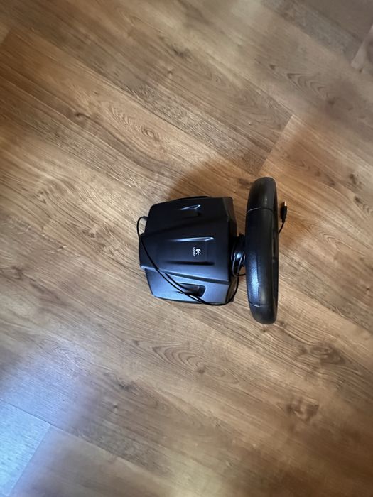 Ігровий руль Logitech