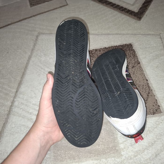 Кросівки Adidas Energy Boost OG чорному кольорі. Стильні та комфортні