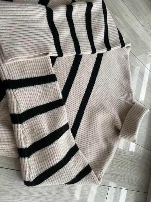 Sweter w paski z golfem Zara