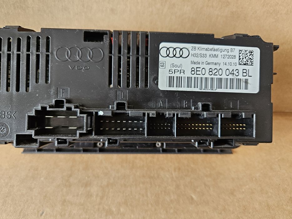 Audi A4 B7 8e0 Seat Exeo panel klimatyzacji nawiewu 8E0820043BL