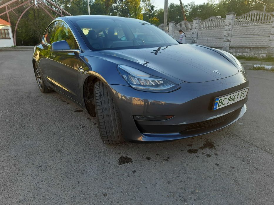 Продам Tesla model 3