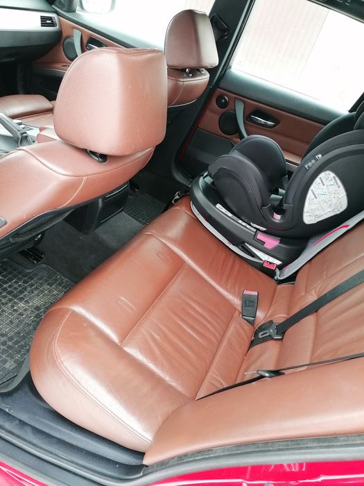 Bmw e91 318d lci 143km