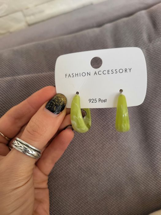 Nowe kolczyki pólkola