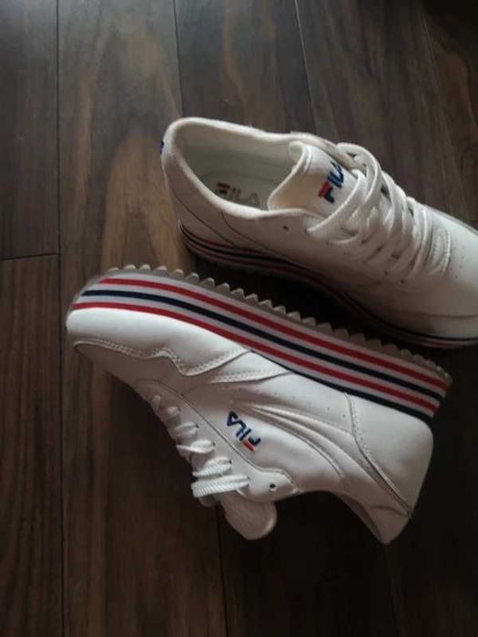 Buty Fila na platformie