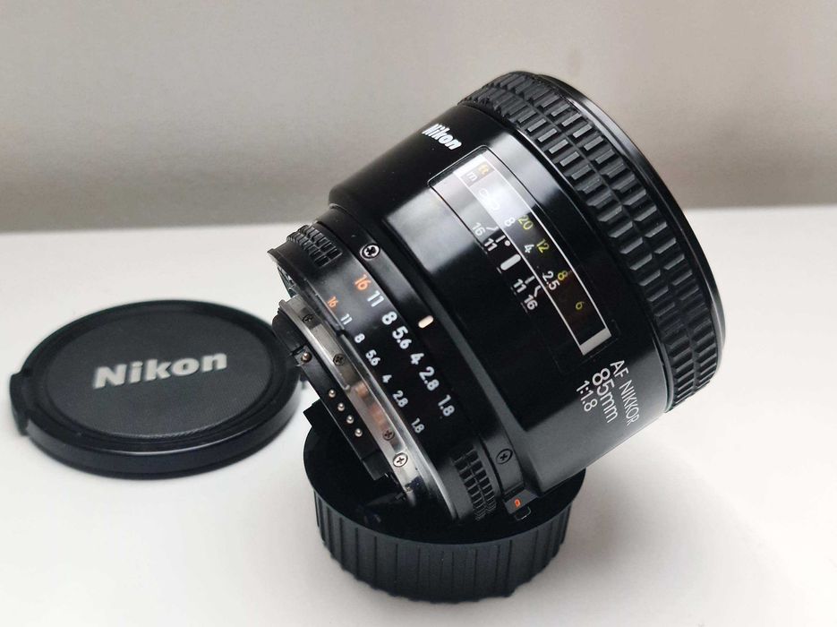 OKAZJA ! Bardzo ostry Nikkor AF 85mm f/1.8