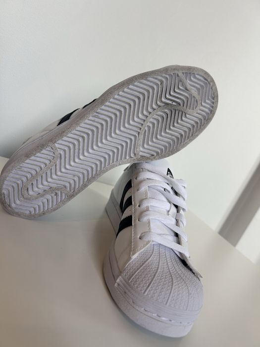 adidas Superstar J białe r. 36 ⅔ / 23 cm stan bdb, panterka (kod GW4062)