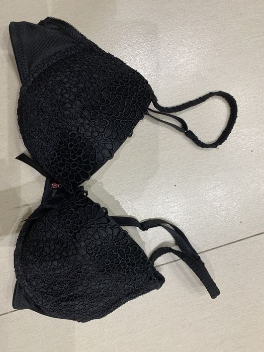 Czarny biustonosz La Senza rozmiar 70 D