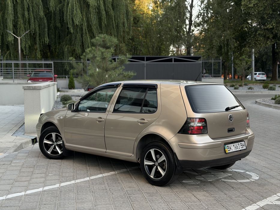 Продам Volkswagen Golf АВТОМАТ