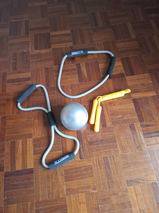 Home Fitness Set - Resistance Expanders, Pilates Ball & Jump Rope