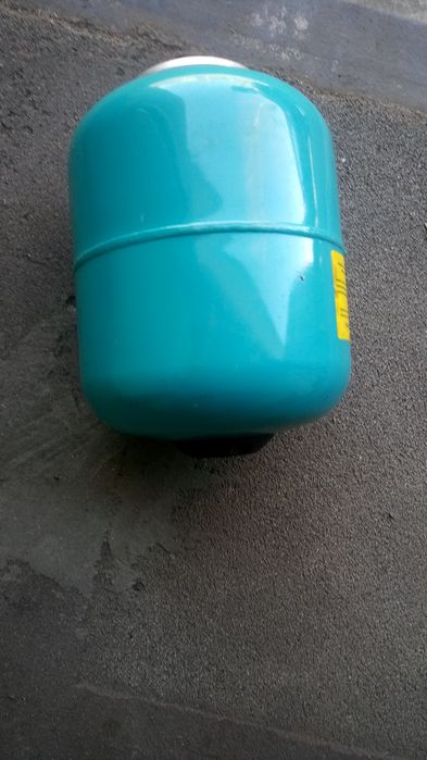 Zbiornik przeponowy 8L .