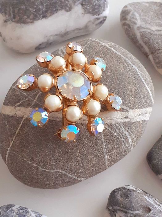 Broszka vintage płatek śniegu kryształki aurora borealis