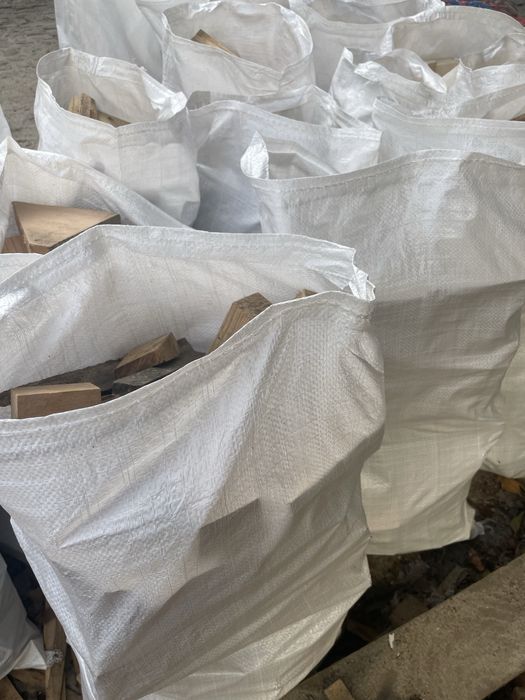 Aparas de vários tipo de lenha