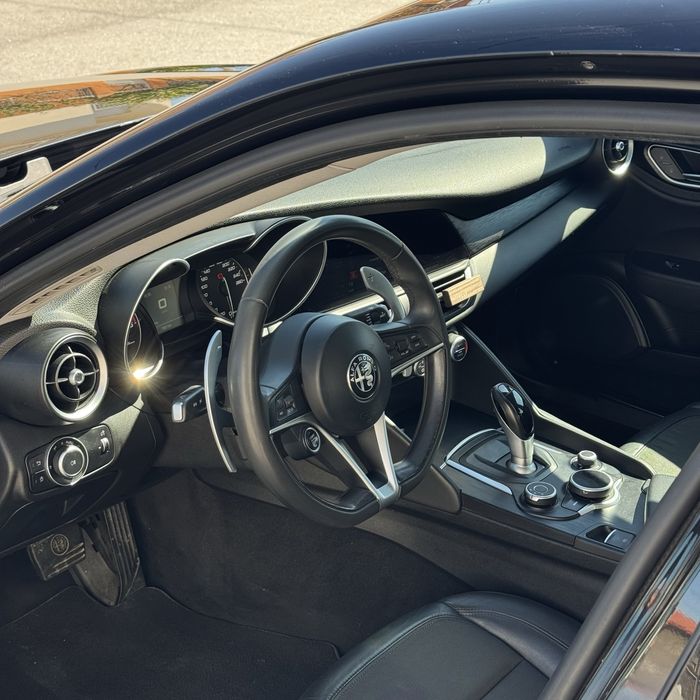 Alfa Romeo Giulia 2.2 180cv AT8