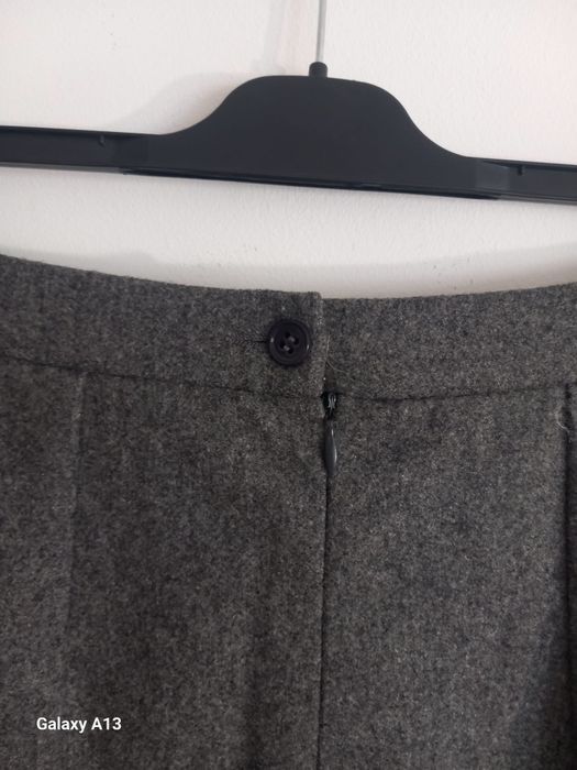 Fendi oryginalna spódniczka 36 wełna