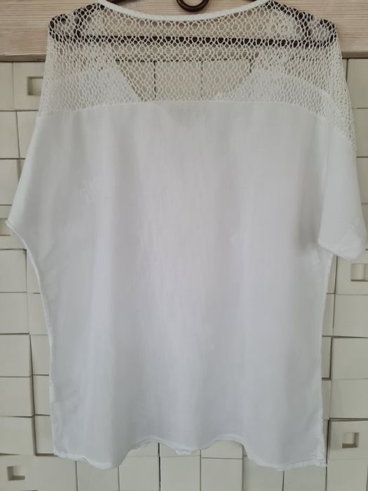 Bluzka XXL biała wykończenia koronka bawełna