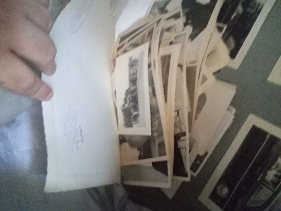 Oote de fotos antigos e tem postais só isto