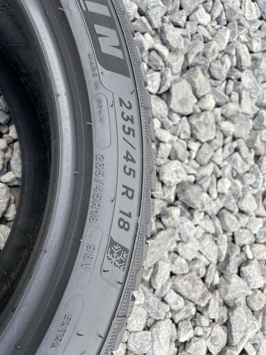 Комплект зимових шин Michelin 235/45 R18 235*45 18 Pilot Alpin 5 001824