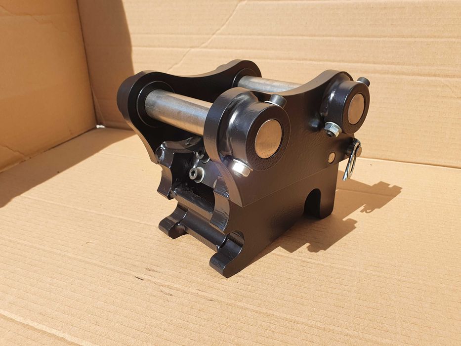 Szybkozłącze półautomatyczne pasujące do koparki Bobcat mini