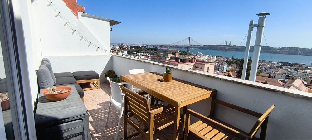 T1+1 com terraço e vista rio na Ajuda