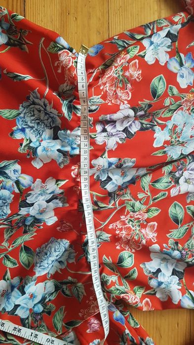 Sukienka H&M midi czerwona kwiatowa komunia