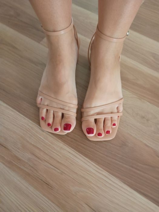 Sandały na obcasie