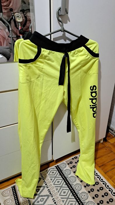 Спортивний костюм ,яскраво жовтий розмір М